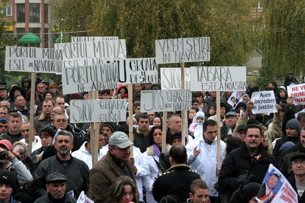fotoreportaj cum a fost la mitingul de la navodari pentru eliberarea lui nicolae matei 81143 387008 fotoreportaj cum a fost la mitingul de la navodari pentru eliberarea lui nicolae matei 81143 387008