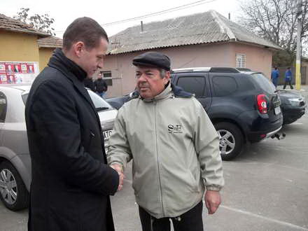 canalizare pentru 450 de familii la valu lui traian mitroi multumesc conducerii raja galerie foto 91259 canalizare pentru 450 de familii la valu lui traian mitroi multumesc conducerii raja galerie foto 91259