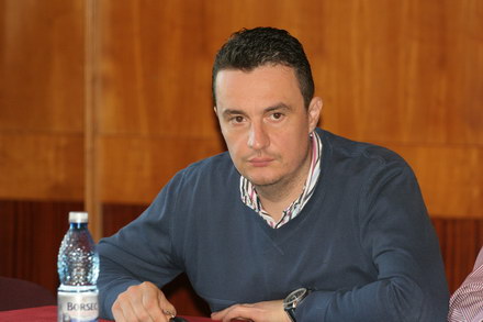 echipa usl la o masa rotunda cu militarii disponibilizati mircea titus dobre vom continua astfel de intalniri echipa usl la o masa rotunda cu militarii disponibilizati mircea titus dobre vom continua astfel de intalniri