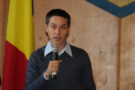 echipa usl la o masa rotunda cu militarii disponibilizati mircea titus dobre vom continua astfel de intalniri echipa usl la o masa rotunda cu militarii disponibilizati mircea titus dobre vom continua astfel de intalniri