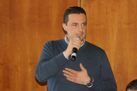 echipa usl la o masa rotunda cu militarii disponibilizati mircea titus dobre vom continua astfel de intalniri echipa usl la o masa rotunda cu militarii disponibilizati mircea titus dobre vom continua astfel de intalniri