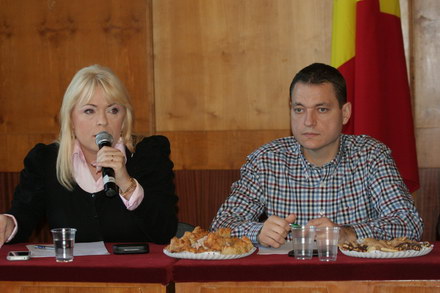 candidatii usl s au intalnit cu cadrele medicale eduard martin vad oportuna iesirea medicilor din legea candidatii usl s au intalnit cu cadrele medicale eduard martin vad oportuna iesirea medicilor din legea