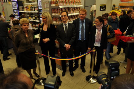 cinci supermarket uri carrefour si au deschis portile la constanta galerie foto 53968 388203 cinci supermarket uri carrefour si au deschis portile la constanta galerie foto 53968 388203