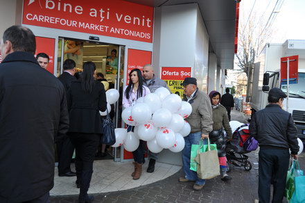 cinci supermarket uri carrefour si au deschis portile la constanta galerie foto 53968 388203 cinci supermarket uri carrefour si au deschis portile la constanta galerie foto 53968 388203