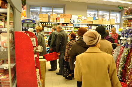 cinci supermarket uri carrefour si au deschis portile la constanta galerie foto 53968 388203 cinci supermarket uri carrefour si au deschis portile la constanta galerie foto 53968 388203