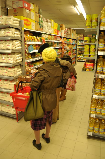 cinci supermarket uri carrefour si au deschis portile la constanta galerie foto 53968 388203 cinci supermarket uri carrefour si au deschis portile la constanta galerie foto 53968 388203