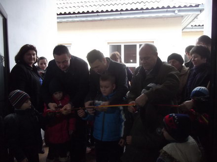 la inaugurarea celei mai frumoase gradinite din judet ce sfaturi le au dat adrian stan si eduard martin la inaugurarea celei mai frumoase gradinite din judet ce sfaturi le au dat adrian stan si eduard martin