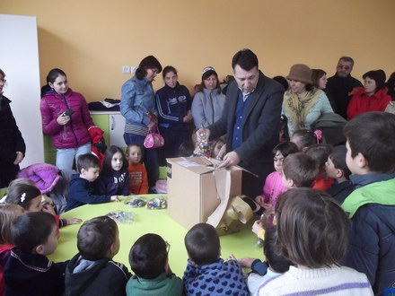 la inaugurarea celei mai frumoase gradinite din judet ce sfaturi le au dat adrian stan si eduard martin la inaugurarea celei mai frumoase gradinite din judet ce sfaturi le au dat adrian stan si eduard martin