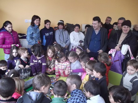 la inaugurarea celei mai frumoase gradinite din judet ce sfaturi le au dat adrian stan si eduard martin la inaugurarea celei mai frumoase gradinite din judet ce sfaturi le au dat adrian stan si eduard martin