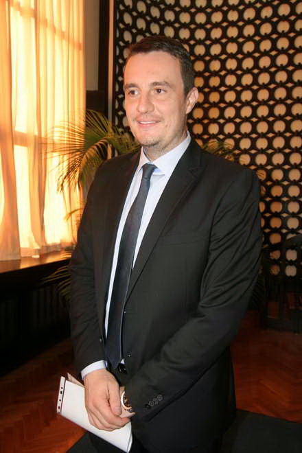 cum suporta parlamentarii ideea reducerii cheltuielilor de la vom sta prin gara de nord sau ne vom muta cum suporta parlamentarii ideea reducerii cheltuielilor de la vom sta prin gara de nord sau ne vom muta