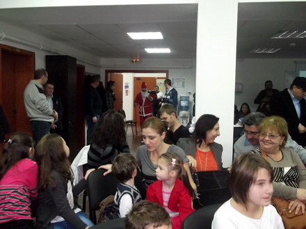 a trecut un deceniu de cand mos craciun poposeste la ceronav vezi cum a decurs intalnirea din acest an a trecut un deceniu de cand mos craciun poposeste la ceronav vezi cum a decurs intalnirea din acest an