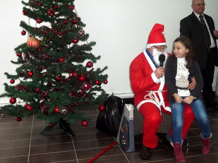 a trecut un deceniu de cand mos craciun poposeste la ceronav vezi cum a decurs intalnirea din acest an a trecut un deceniu de cand mos craciun poposeste la ceronav vezi cum a decurs intalnirea din acest an
