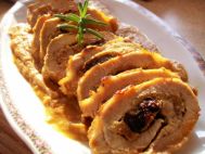 Friptura de porc la cuptor cu fructe uscate