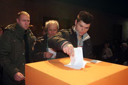 incepem lupta cu usl ul si cu hotiile lor gigi chiru reconfirmat la conducerea pdl constanta in prezenta incepem lupta cu usl ul si cu hotiile lor gigi chiru reconfirmat la conducerea pdl constanta in prezenta