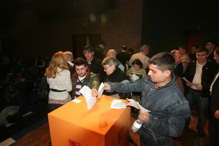 incepem lupta cu usl ul si cu hotiile lor gigi chiru reconfirmat la conducerea pdl constanta in prezenta incepem lupta cu usl ul si cu hotiile lor gigi chiru reconfirmat la conducerea pdl constanta in prezenta