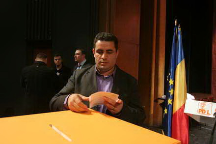 incepem lupta cu usl ul si cu hotiile lor gigi chiru reconfirmat la conducerea pdl constanta in prezenta incepem lupta cu usl ul si cu hotiile lor gigi chiru reconfirmat la conducerea pdl constanta in prezenta