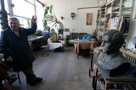 pnl a facut comanda artistul a realizat opera in bronz bustul fostului viceprimar petrache trandafir pnl a facut comanda artistul a realizat opera in bronz bustul fostului viceprimar petrache trandafir