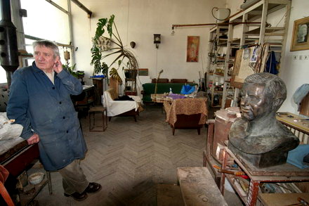 pnl a facut comanda artistul a realizat opera in bronz bustul fostului viceprimar petrache trandafir pnl a facut comanda artistul a realizat opera in bronz bustul fostului viceprimar petrache trandafir