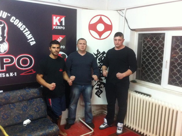 are 120 de kilograme si este campion european de kung fu un absolvent de teologie l a provocat la lupta are 120 de kilograme si este campion european de kung fu un absolvent de teologie l a provocat la lupta