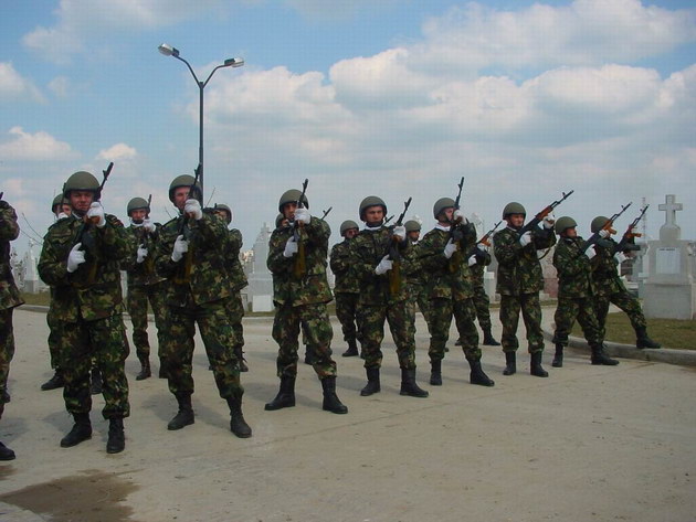 un elicopter s a prabusit trei victime zece ani de la tragedia din apropierea cimitirului musulman de un elicopter s a prabusit trei victime zece ani de la tragedia din apropierea cimitirului musulman de