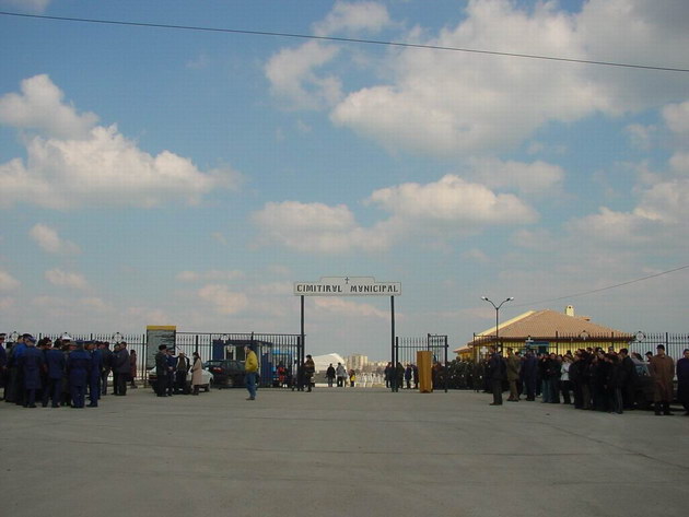 un elicopter s a prabusit trei victime zece ani de la tragedia din apropierea cimitirului musulman de un elicopter s a prabusit trei victime zece ani de la tragedia din apropierea cimitirului musulman de