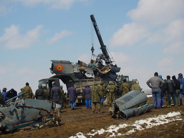 un elicopter s a prabusit trei victime zece ani de la tragedia din apropierea cimitirului musulman de un elicopter s a prabusit trei victime zece ani de la tragedia din apropierea cimitirului musulman de