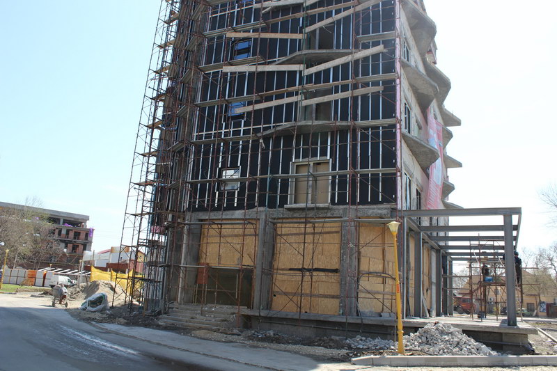 mai sunt 13 zile pana la 1 mai mastodontii de beton de langa hotel condor iti fura ochii in mamaia galerie mai sunt 13 zile pana la 1 mai mastodontii de beton de langa hotel condor iti fura ochii in mamaia galerie