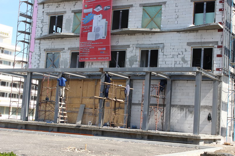 mai sunt 13 zile pana la 1 mai mastodontii de beton de langa hotel condor iti fura ochii in mamaia galerie mai sunt 13 zile pana la 1 mai mastodontii de beton de langa hotel condor iti fura ochii in mamaia galerie