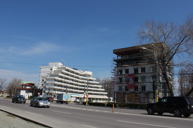 mai sunt 13 zile pana la 1 mai mastodontii de beton de langa hotel condor iti fura ochii in mamaia galerie mai sunt 13 zile pana la 1 mai mastodontii de beton de langa hotel condor iti fura ochii in mamaia galerie