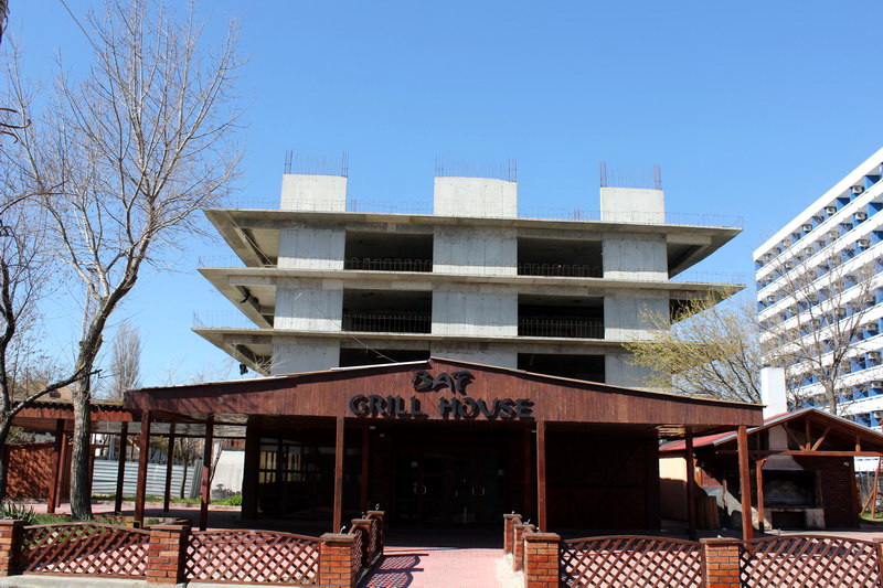 mai sunt 11 zile pana la 1 mai statiunea mamaia si a tras look de santier sinistru langa hotel aurora mai sunt 11 zile pana la 1 mai statiunea mamaia si a tras look de santier sinistru langa hotel aurora