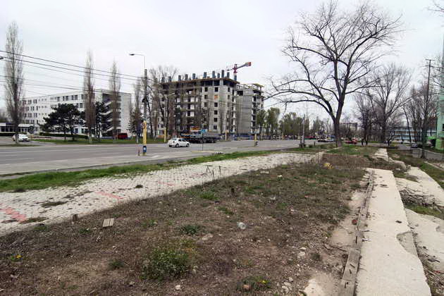 mai sunt 10 zile pana la 1 mai in mamaia langa club castel se tolaneste la soare un teren bombardat galerie mai sunt 10 zile pana la 1 mai in mamaia langa club castel se tolaneste la soare un teren bombardat galerie