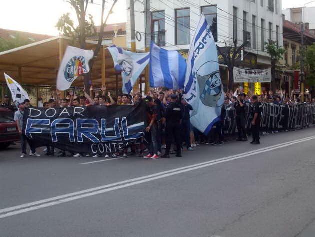 ce au scandat fanii farului la adresa lui radu mazare la mitingul de aseara galerie foto 457372 ce au scandat fanii farului la adresa lui radu mazare la mitingul de aseara galerie foto 457372