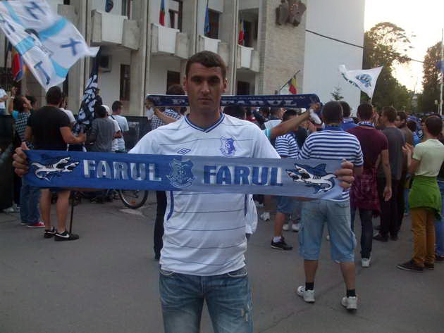 ce au scandat fanii farului la adresa lui radu mazare la mitingul de aseara galerie foto 457372 ce au scandat fanii farului la adresa lui radu mazare la mitingul de aseara galerie foto 457372