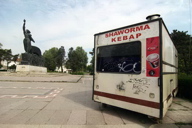 no man s land a cui e rulota care zace in parcul primariei constanta 457333 no man s land a cui e rulota care zace in parcul primariei constanta 457333