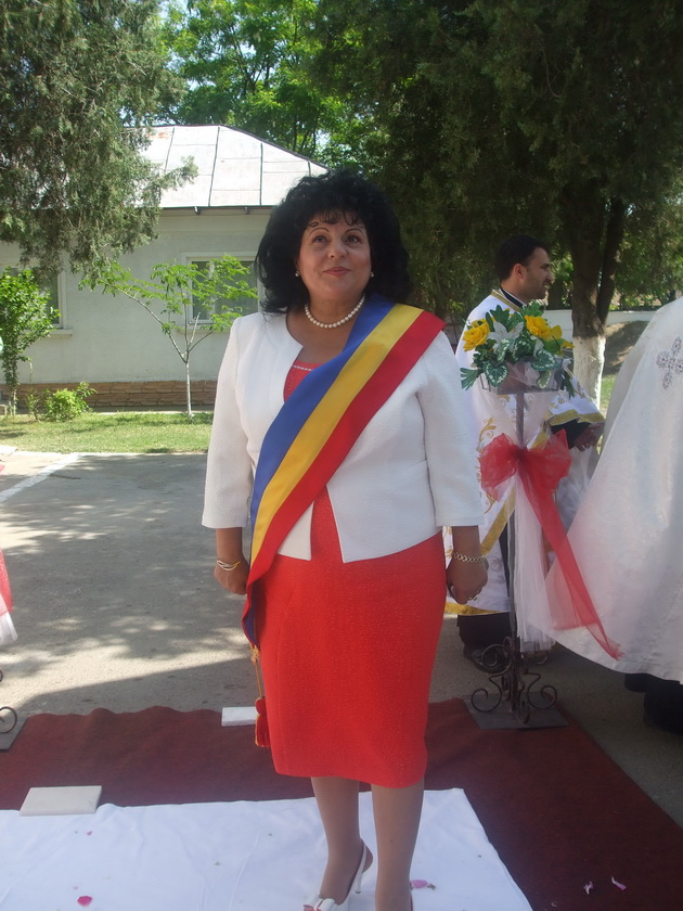 patru copii abandonati botezati la cumpana primarul mariana gaju este firesc sa facem astfel de activitati patru copii abandonati botezati la cumpana primarul mariana gaju este firesc sa facem astfel de activitati