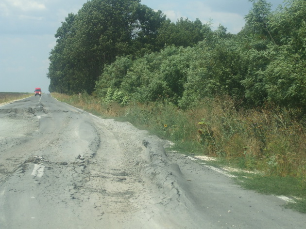 ramanem cu drumuri judetene de pamant iar multe tronsoane nu prind reabilitarea nici anul acesta cum