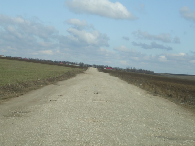 ramanem cu drumuri judetene de pamant iar multe tronsoane nu prind reabilitarea nici anul acesta cum