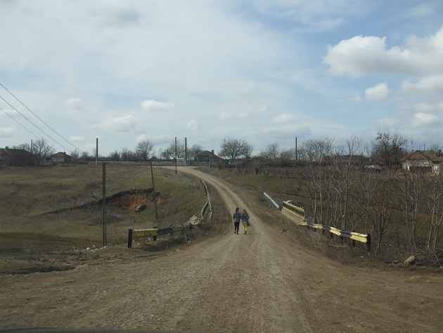 ramanem cu drumuri judetene de pamant iar multe tronsoane nu prind reabilitarea nici anul acesta cum