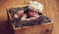 De ce dorm bebeluşii din Finlanda în cutii de carton?
