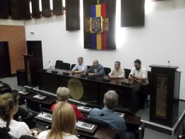 parteneriat fara precedent rectorul tiberius danut epure a fost la pestera galerie foto 459257 parteneriat fara precedent rectorul tiberius danut epure a fost la pestera galerie foto 459257