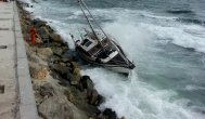 UPDATE A German’s yacht, crashed into the cliffs in Constanta   