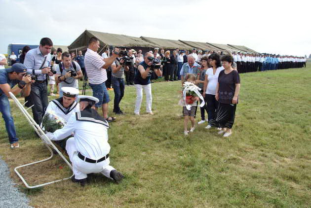 ministrul apararii nationale si seful statului major general prezenti la tuzla galerie foto 462043 ministrul apararii nationale si seful statului major general prezenti la tuzla galerie foto 462043