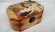  “Fetiţa cu florile”  Caseta deco