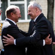 Vezi ce reacții au stârnit afirmațiile făcute de Traian Băsescu despre viitorul Republicii Moldova Președintele României a vizitat Republica Moldova într-un moment în care Rusia și UE își „ascut“ săbiile în bătălia geopolitică din regiune