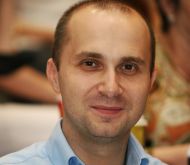 Mihai Petre, președintele organizației municipale Forța Civică, Constanța „Dreapta nu se poate unifica fără Traian Băsescu, care trebuie să-i predea ștafeta lui MRU. Când se va coagula dreapta, mamutul USL va deveni un măgăruș simpatic“