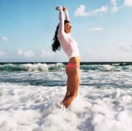 Vreți o plajă curată și liniștită, unde să puteți savura un cocktail răcoros? Nisipul și beach-barurile din năvodari vă așteaptă!