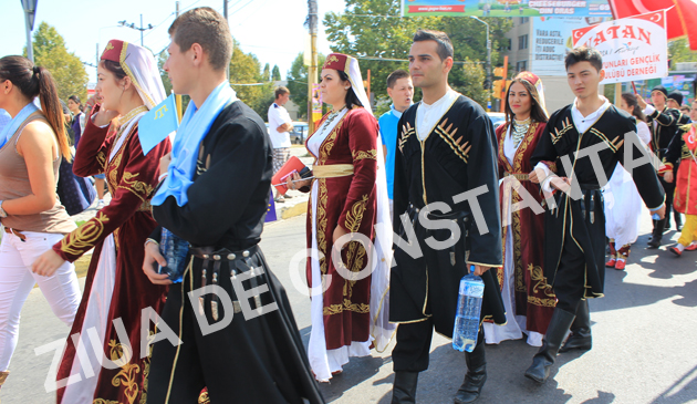 fotoreportaj festivalul portului turco tatar magia unei povesti despre traditie si obiceiuri 469010 fotoreportaj festivalul portului turco tatar magia unei povesti despre traditie si obiceiuri 469010