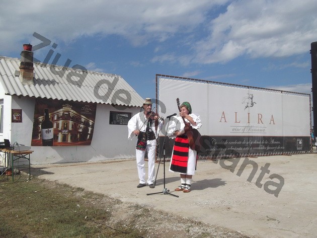 winero a inceput campania de recoltat cu o sarbatoare vinurile alira omagiate de celebritati ale romaniei winero a inceput campania de recoltat cu o sarbatoare vinurile alira omagiate de celebritati ale romaniei