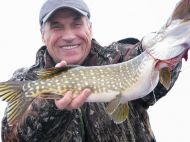 InfoSudEst.ro O PRINZI, O PUPI ȘI ÎI DAI DRUMUL... Pescari, a început Cupa Deltei la Știucă!