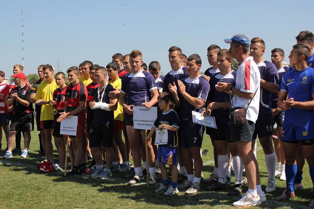 trei rugbysti si un fotbalist toti cei patru baieti ai unei familii din topraisar sunt sportivi galerie trei rugbysti si un fotbalist toti cei patru baieti ai unei familii din topraisar sunt sportivi galerie